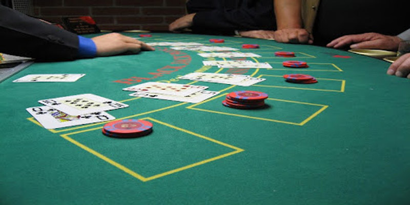 Chinh phục tựa game Blackjack phổ biến hàng đầu thế giới tại Casino EV88